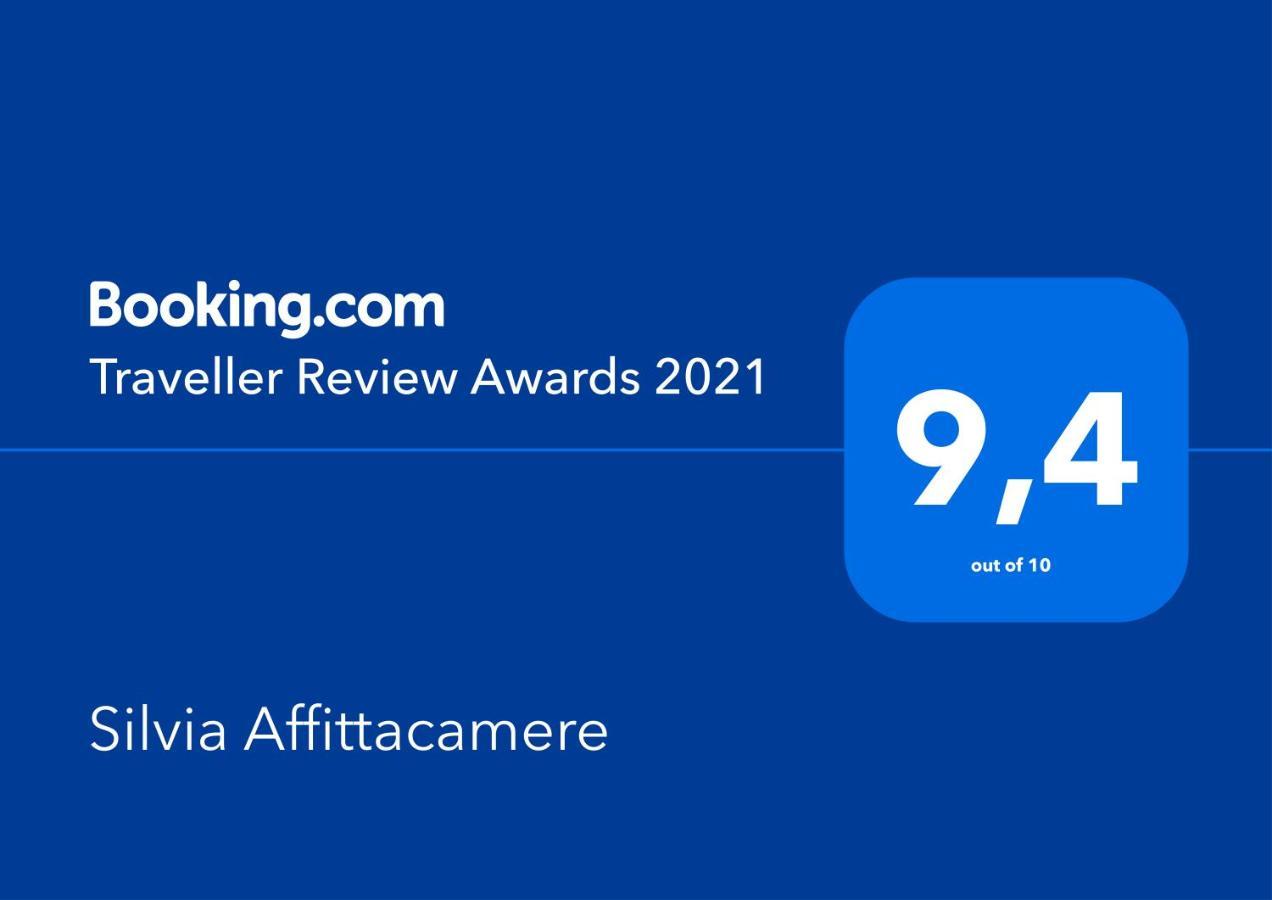Silvia Affittacamere 兰佩杜萨 外观 照片