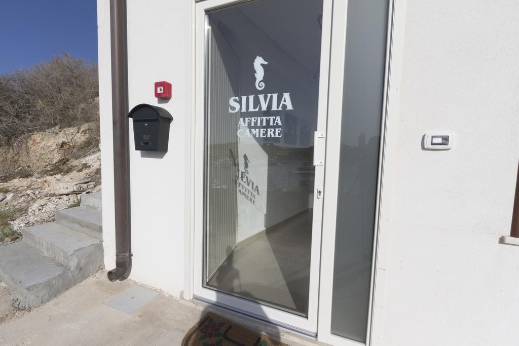 Silvia Affittacamere 兰佩杜萨 外观 照片